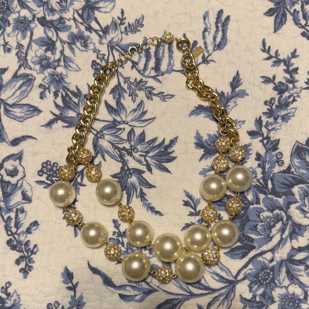 Lilly Pulitzer Elegant Gold and Pearl Necklace